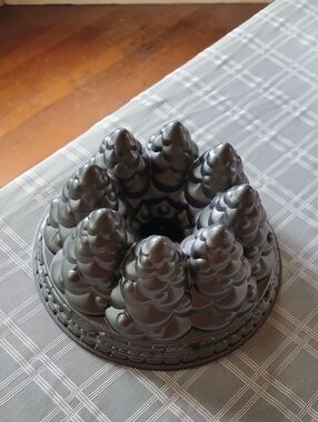 Nordic Ware Holiday Tree Bundt Pan